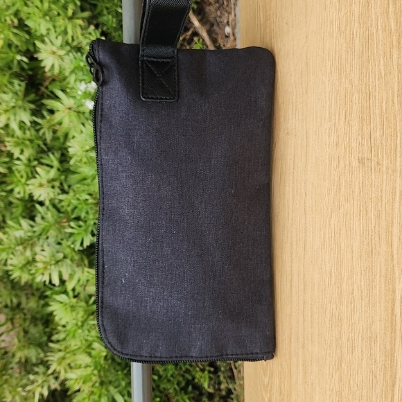 Salvatore Ferragamo Dark Gray Perfume Avianca Zip Around Bag Travel - Picture 8 of 12